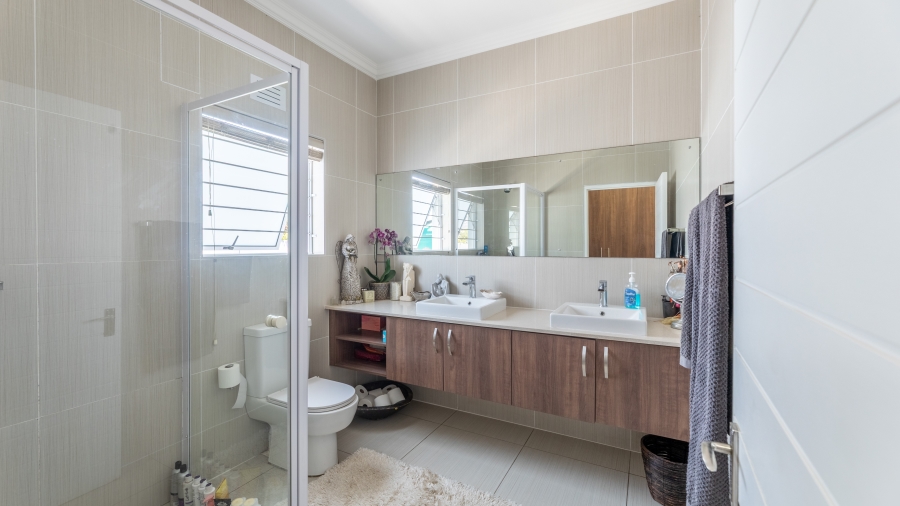 3 Bedroom Property for Sale in Sunningdale Western Cape